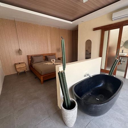 Kiki Village Bathtub Canggu Eksteriør bilde