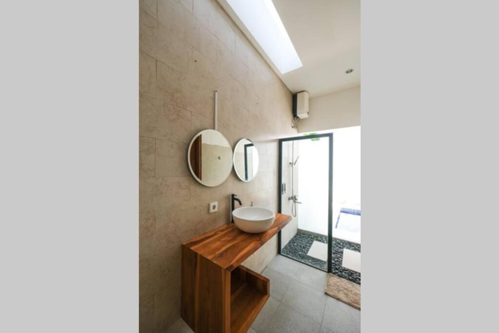 Kiki Village Bathtub Canggu Eksteriør bilde