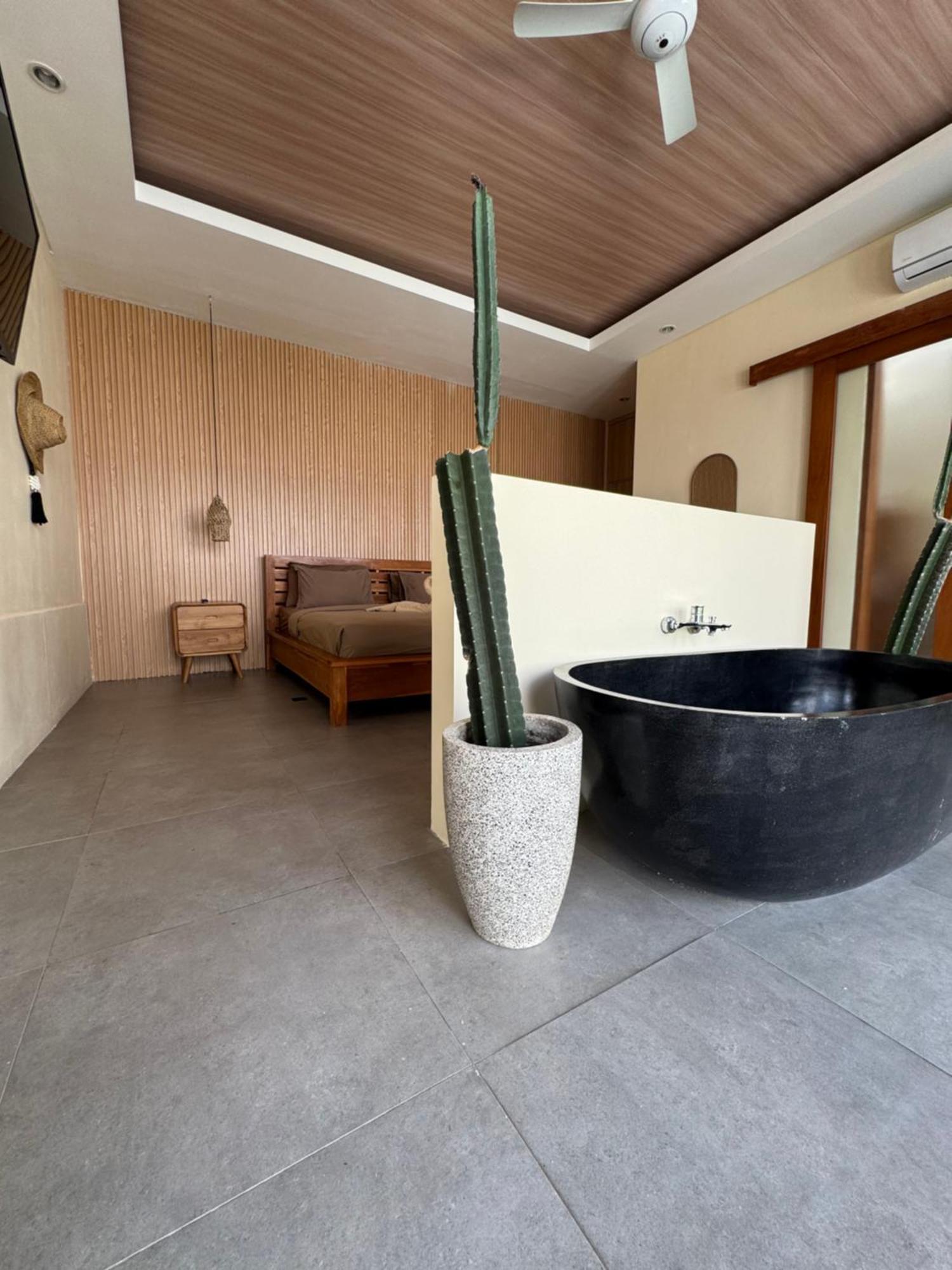 Kiki Village Bathtub Canggu Eksteriør bilde